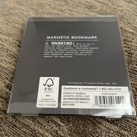 Dashing Fine Gifts Magnetic Bookmarks - Picture 4 of 5